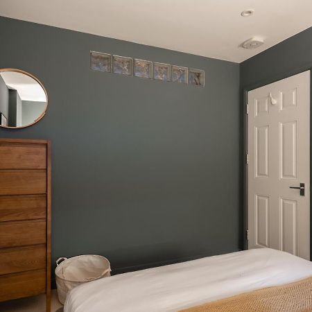 The Heart Of Shepherds Bush - Modern 2Bdr Apartment With Garden Londres Exterior foto